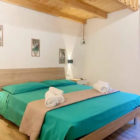Domus Efisia 2 Apartman *
