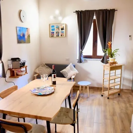 Domus Efisia 2 *